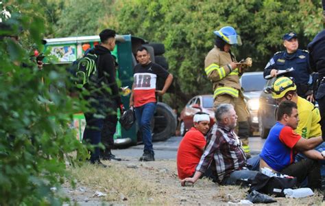 Fuerte accidente de tránsito deja 10 lesionados en carretera a