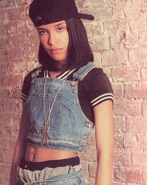 A Look Back At Aaliyah S Best Style Moments In S Fashion S