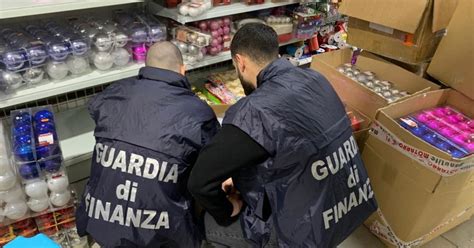 Siracusa Sequestrati Mila Prodotti Natalizi Non Sicuri Dalla