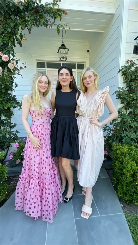 Elle Fanning 01/09/2023 • CelebMafia