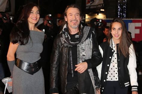 La Fille De Florent Pagny Ose Le Sweat De Parisienne Tr S Clich