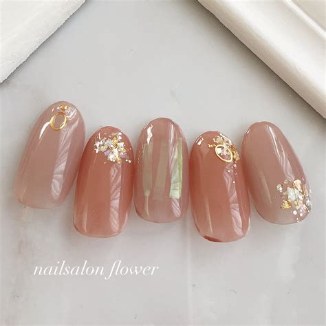 秋オールシーズンハンドシンプルラメ Nailsalon Flowerのネイルデザイン No4560200 ｜ネイルブック