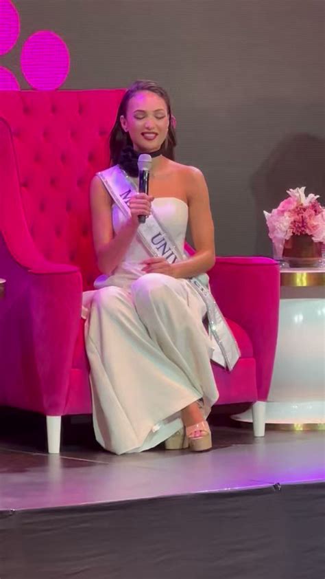 Abs Cbn News On Twitter Miss Universe 2022 Rbonney Gabriel Admires