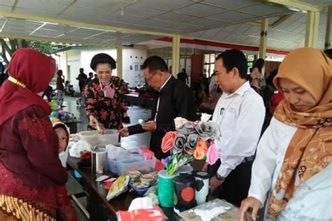 Market Day Di Sd Taman Muda Tamansiswa Untuk Mengenal Budaya Sendiri