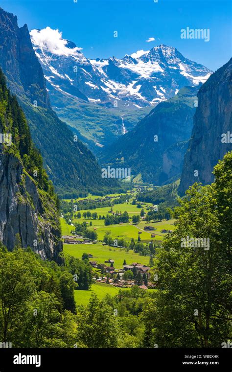 Mountain village Lauterbrunnen, Switzerland Stock Photo - Alamy