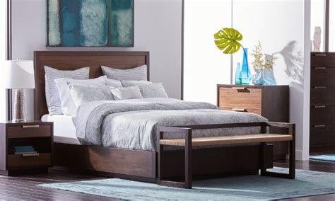 How to Arrange a Queen Size Bed in a Small Room – Available Ideas