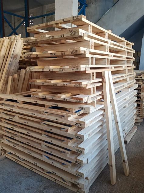 Rubber Wood 2 Way Rectangular Pinewood Pallet For Shipping Capacity