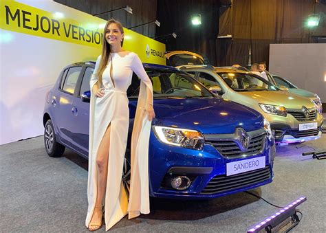 Renault Presenta En La Expoauto Los Renovados Logan Sandero Y Stepway