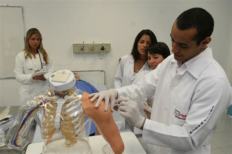 Importância de treinamento e educação continuada no setor da saúde