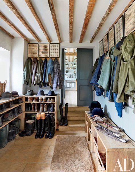 33 Mudroom Ideas Interior Designers Stand By Boot Room English