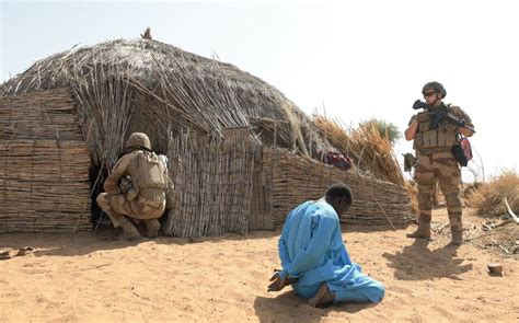 Soldats Tu S Au Mali Barkhane Mission Impossible Pour Larm E