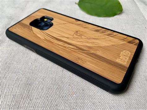 Wooden Samsung Galaxy S9 And S9 Plus Cases With Surfer Engraving