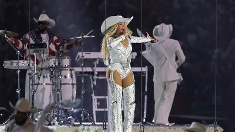 Beyonce S Performance Highlighted Netflix S Nfl Debut On Christmas Day