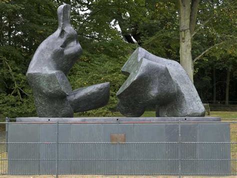 Two Piece Reclining Figure No Henry Moore Om Ch Cast