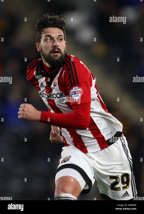 Brentfords Yoann Barbet Hi Res Stock Photography And Images Alamy