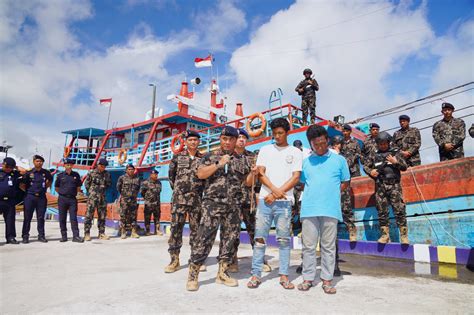 Kapal Perikanan Ilegal Diamankan Di Laut Arafura Diduga Terlibat Perdagangan Orang