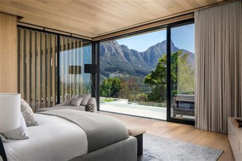 The Worlds Most Spectacular Modern Homes