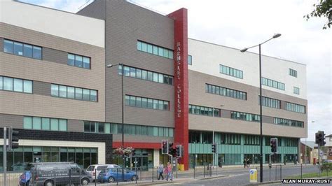 More Than 100 Barnsley College Staff Strike Over Pay Bbc News