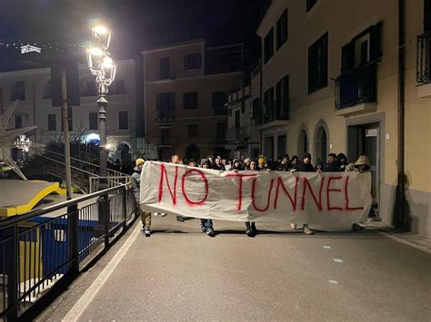 Positano Notizie No Alla Galleria Minori Maiori Maggio Nuova