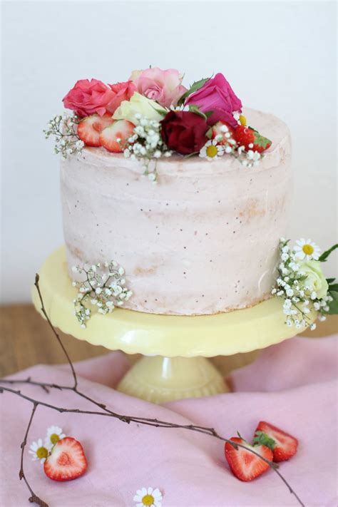 Naked Cake Mit Erdbeer Rhabarber Torta Con Fragola E Rabarbaro