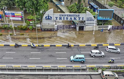 Update Korban Banjir Jabodetabek Bnpb Warga Meninggal Dunia