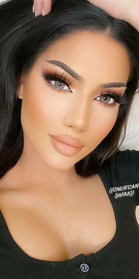 Pin by ONUR CAN ŞAFAK AŞKI on AŞK KOKAN KADINLAR Brunette makeup Gorgeous wedding