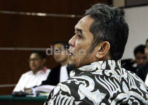 Divonis Tahun Teuku Bagus Terbukti Suap Olly Dondokambey Rp M