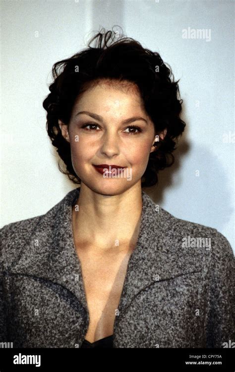 Ashley Judd Face