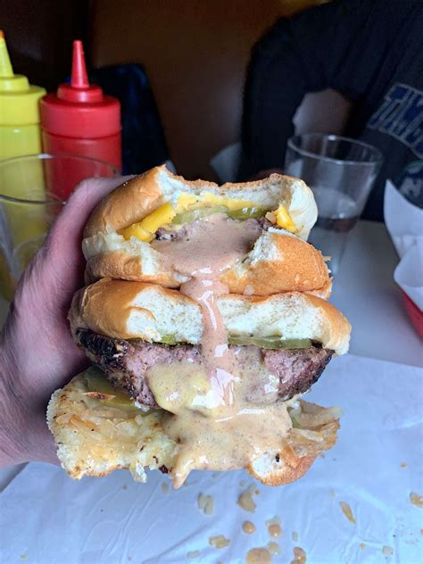 Matts Bar Minneapolis Jucy Lucy Burger Reviews