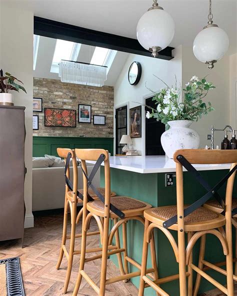 27 Modern Victorian Decorating Ideas That Aren't Stuffy