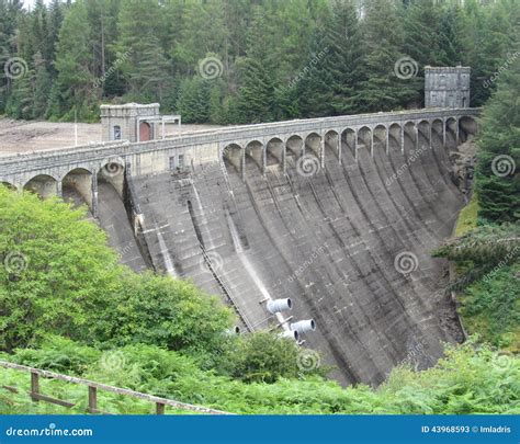 Laggan Hydroelectric Dam, Scotland Stock Image - Image of hydroelectric, scotland: 43968593