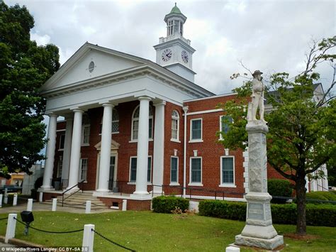 History Of Monuments Honoring Those Who Defended Slavery Daily Mail