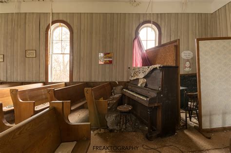 Inside An Abandoned Church In Rural Ontario Abandoned Churches Freaktography