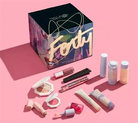 Calendario Avvento Fenty Beauty Natale Fenty Skin Calendari