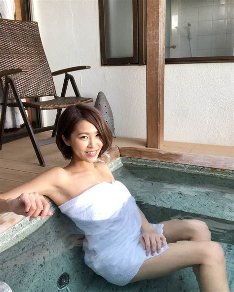 坂元美香さんのインスタグラム写真 坂元美香instagram「 この下田大和館 Yamatokan の温泉撮影以来すっかり温泉が好きになってしまい、温泉関係の資格でも取ろうかと考え