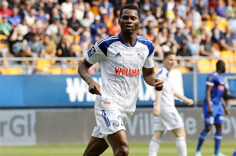 Mercato Rc Strasbourg Habib Diallo Dispose D Une Piste En Serie A