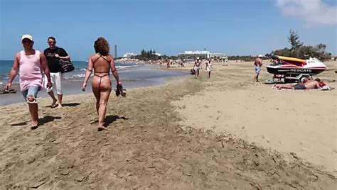 공짜 String Bikini 포르노 영상들 xHamster