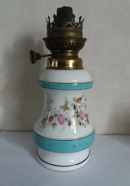 ANCIENNE LAMPE À pétrole en porcelaine avec TUBE en cristal fleurs