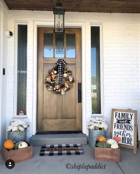 Farmhouse fall porch | Fall porch, Farmhouse fall, Farmhouse fall decor