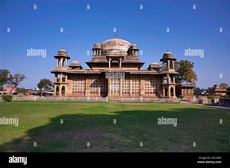 Tomb Of Mohammad Ghaus Gwalior Madhya Pradesh India Stock Photo Alamy