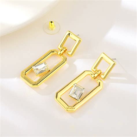 Wholesale Gold Plated Zinc Alloy Dangle Earrings With No Risk Return