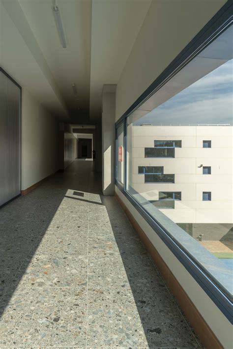 Colegio Sorolla Galería De Imágenes Proyectos Destacados Porcelanosa