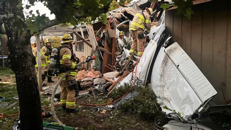 2 Dead After Plane Crashes Through The Roof Of Oregon Home Nbc Connecticut