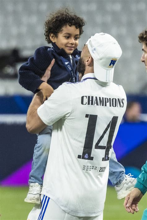 Karim Benzema Adorables Photos De Son Fils Ibrahim En Pleine Nature