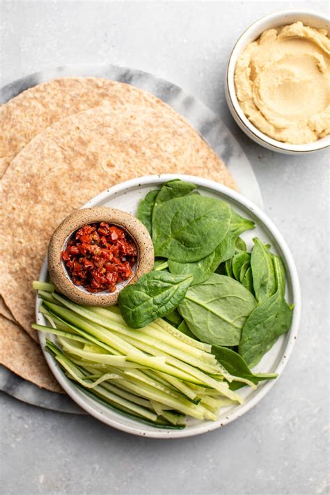 Hummus Pinwheels Cucumber Sundried Tomato FromMyBowl 1 From My Bowl