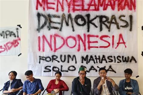 Diskusi Kajian Strategis Menyelamatkan Demokrasi Dan Bedah Buku KRONIK