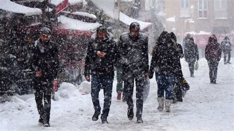 Meteoroloji Saat Vererek Uyard Stanbul Dahil Bir Ok Ilde Kar Ya