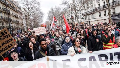 Un Million Dans Les Rues De France Contre La Réforme Des Retraites Et