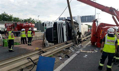 LKW Unfall auf Tangente 30 km Stau im Wiener Frühverkehr DiePresse