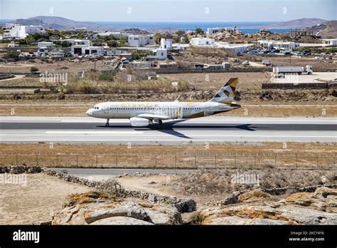 Aviones Airbus A De Etihad Airways Vistos En Rodaje Partiendo Y